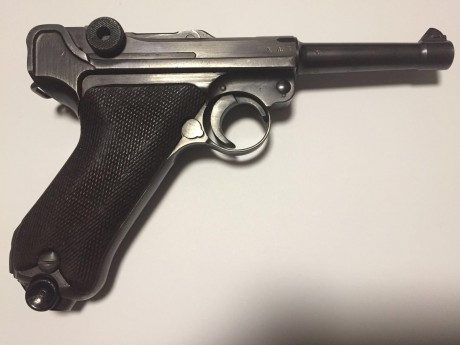 Se vende Luger Mauser P08 byf de 1942 inscrita en Libro del coleccionista, 1800 € contesto por MP 02