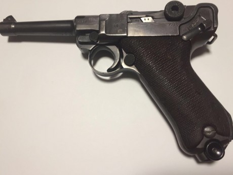 Se vende Luger Mauser P08 byf de 1942 inscrita en Libro del coleccionista, 1800 € contesto por MP 01
