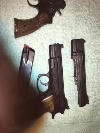 Un amigo abandona el tiro por problemas de salud y pone a la venta estas armas
Lumger p08 
Cz 75 con los 11