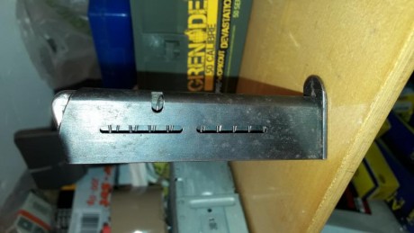 Hola! Haciendo limpieza, pongo en venta varios cargadores. 
- Cargador Astra 300 9 corto. 35€ la unidad. 50