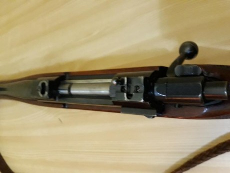 VENDO o CAMBIO   por rifle semiautomatico cal. 30-06. Rifle SAKO cal. 300 wm. Modelo l61r. Tiene bases 121