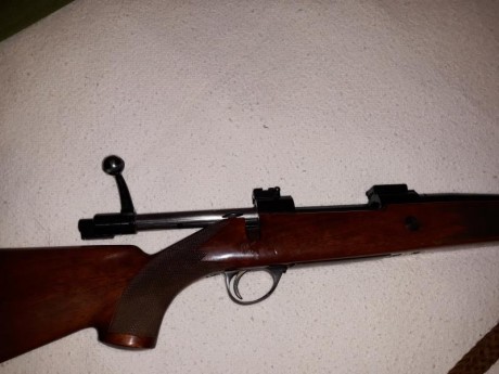 VENDO o CAMBIO   por rifle semiautomatico cal. 30-06. Rifle SAKO cal. 300 wm. Modelo l61r. Tiene bases 120