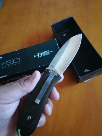 Navaja en perfecto estado por lo que he leído ya no se fabrican acero aus-8 ,micarta verde 8 cm de hoja 02
