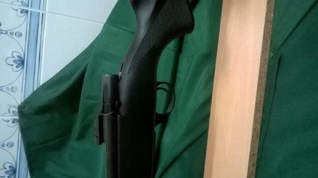 Se vende rifle Weatherby Vanguard, calibre 30.06 cañón de 61cm, lleva alza Willians y punto de mira Willians 11