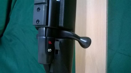 Se vende rifle Weatherby Vanguard, calibre 30.06 cañón de 61cm, lleva alza Willians y punto de mira Willians 52