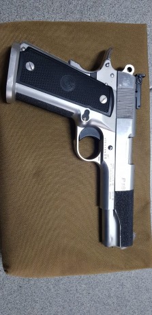 Muy buenas a todos,

Hoy pongo a la venta una gran pistola, una Para Ordnance 18-9.
Es una Pistola modelo 10