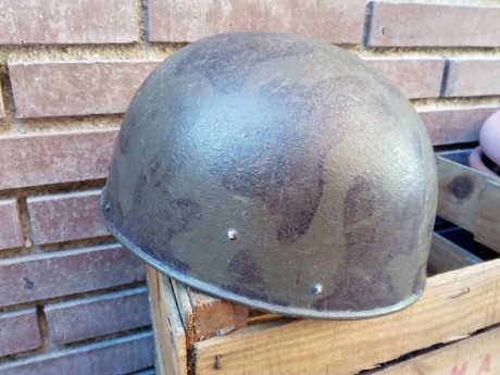 Buenos dias.
En venta para coleccionistas casco suizo para paracaidistas, completo y en buen estado tanto 02