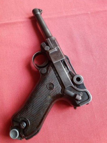 Hola compañeros,

Vuelvo a estar con vosotros para presentaros esta bonita  Luger , de la fábrica más 01