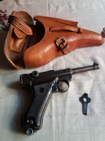 Hola compañeros,

Vuelvo a estar con vosotros para presentaros esta bonita  Luger , de la fábrica más 00