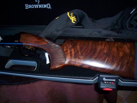 En 2012 la compañía FN Browning presento en sociedad su séptima generación del modelo B25, la Browning 142