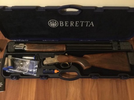 Vendo superpuesta beretta ultralight gold, cañón de 67cm, cinco choques interiores, maletín original con 02