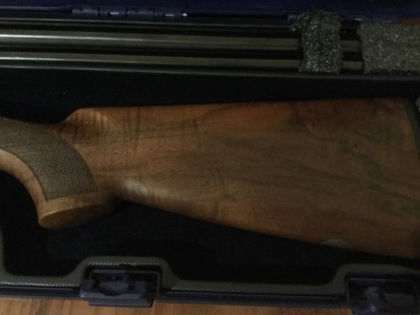 Vendo superpuesta beretta ultralight gold, cañón de 67cm, cinco choques interiores, maletín original con 00