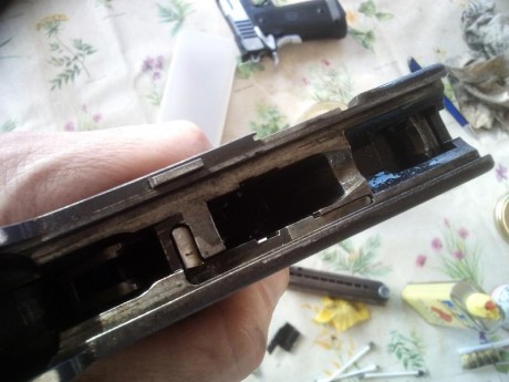 Hola compañeros,

Vuelvo a estar con vosotros para presentaros esta bonita  Luger , de la fábrica más 11