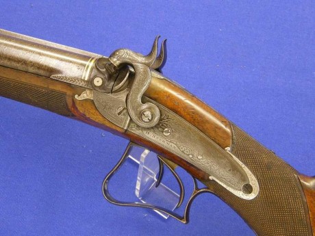 Voy a colocar unas fotos de un arma larga alemana de llave de mecha del siglo XVI. 51