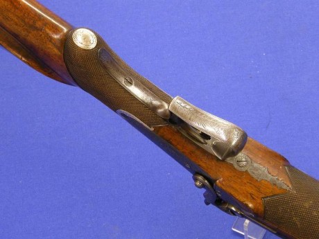 Voy a colocar unas fotos de un arma larga alemana de llave de mecha del siglo XVI. 50