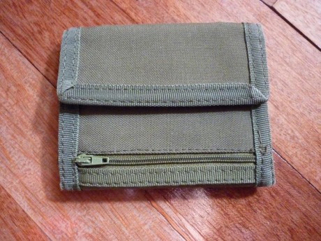 Vendo estas dos carteras juntas -no por separado -
Una de ellas es un excedente de una promocion comercial 11