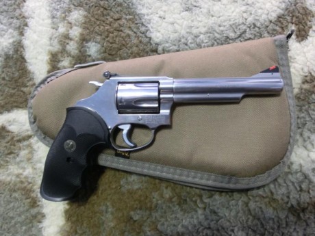:clint:  CIMG0766.JPG Saludos compañeros del foro
Vendo este revolver SW por no usar y para acometer otro 01