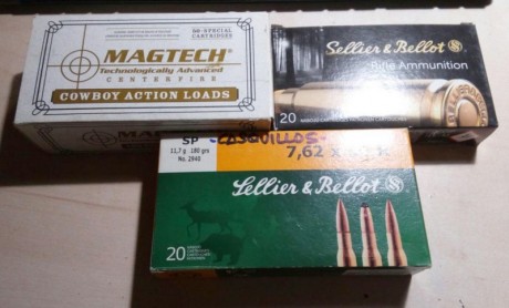 Vendo pequeño lote de vainas con un solo disparo...muy buen estado.
44-40 (33 vainas)
243 win (20 vainas)
7,62x54R 00