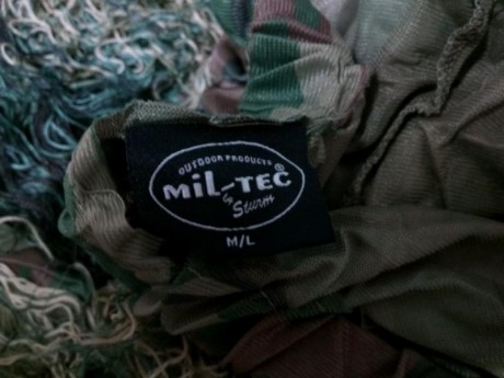 VENDIDO!!! Ghillie nuevo.
Marca Mil-Tec 
Talla M/L
Camo Woodland.
Traje de 4 piezas (pantalones, chaqueta, 11