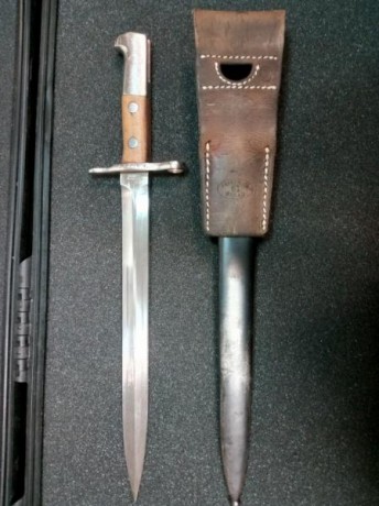 BAYONETA Rubin K31 ELSENER SCHWYZ MOD.1918
Bayoneta del rifle Rubin 1911 K31
Longitud de hoja - 11.81 01