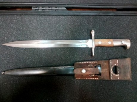 BAYONETA Rubin K31 ELSENER SCHWYZ MOD.1918
Bayoneta del rifle Rubin 1911 K31
Longitud de hoja - 11.81 00