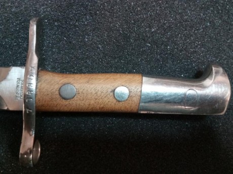 BAYONETA Rubin K31 ELSENER SCHWYZ MOD.1918
Bayoneta del rifle Rubin 1911 K31
Longitud de hoja - 11.81 11