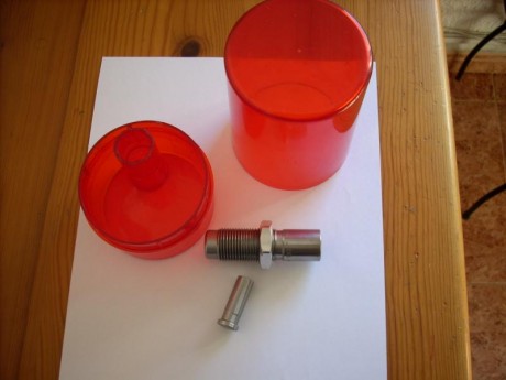 Hola vendo un recalibrador de la marca LEE solo usado una vez, es el ideal para  las puntas de 45 ACP, 02