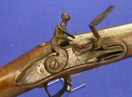 Voy a colocar unas fotos de un arma larga alemana de llave de mecha del siglo XVI. 91
