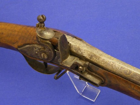 Voy a colocar unas fotos de un arma larga alemana de llave de mecha del siglo XVI. 100