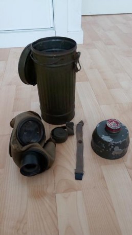 Buenas compañeros, vendo mascara antigas española con su bote y complementos, al bote le falta la trabilla 01