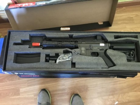 Fusil eléctrico Lone Star Ranger SBR .Fabricada en Metal de aluminio anodizado y ABS .Es una réplica de 00