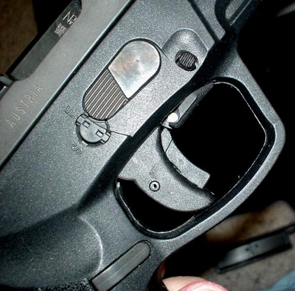 no hace falta un seguro en las Glocks... o si...??? Cuantas veces se habla de ello? Siempre es interesante 10