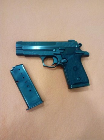 SE VENDE PISTOLA FIRESTAR 9 MM.  ( NO MECANIZA BIEN ) 
 ESTA EN CANTABRIA, GUIADA EN F.
ATIENDO POR WHATSAPP 01