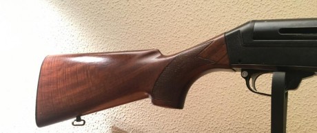 Vendo semiautomática   BENELLI 
 MODELO BGB 121 
Calibre 12/70
Polichoque exterior
Largo de cañón 60cms.
Sistema 00