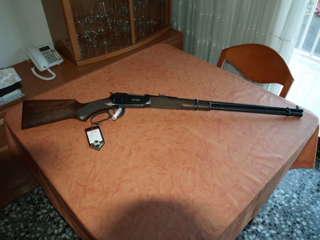 Hola vendo Winchester Model 1894 Legacy en calibre 44 Rem. Magnum./ 44 S & W Spec. 24 Barrel, nunca 01