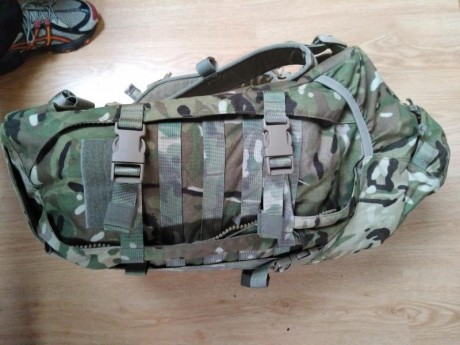Vendo esta mochila reglamentaria actualmente en el ejercito britanico, esta nueva a estrenar, sacada de 01