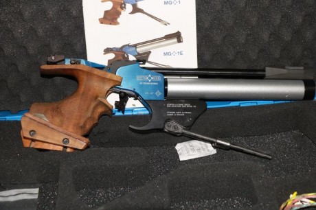 Vendo pistola Match Guns MG1E, para competir a 10 m, en perfecto estado de conservación como se puede 01
