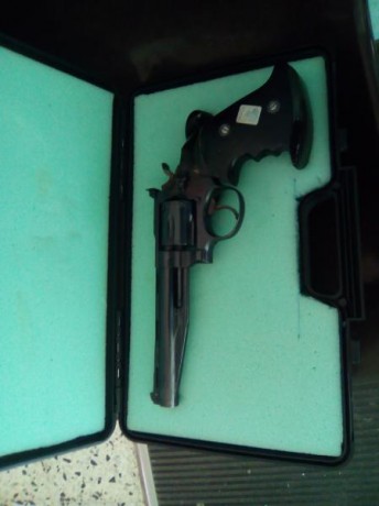 Buenos días, vendo revolver LLAMA OLIMPIC calibre .38 en perfecto estado y magnifica agrupación. También 02