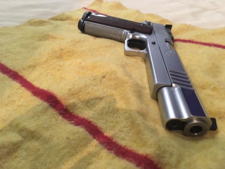 Mi hermano me pide que ponga a la venta esta STI TARGET MASTER del 9mm, se encuentra en Valencia, esta 00