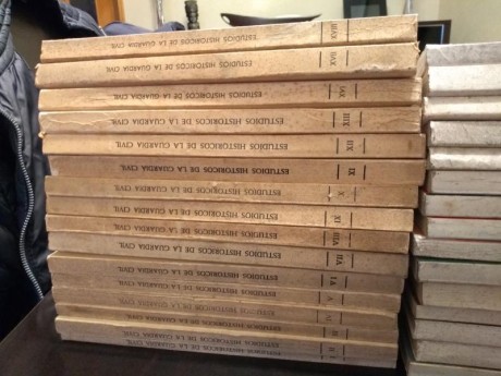 Colección de Revistas de Estudios Históricos de la Guardia Civil. Del nº1 al 33 (faltan nº14 y 15). En 02