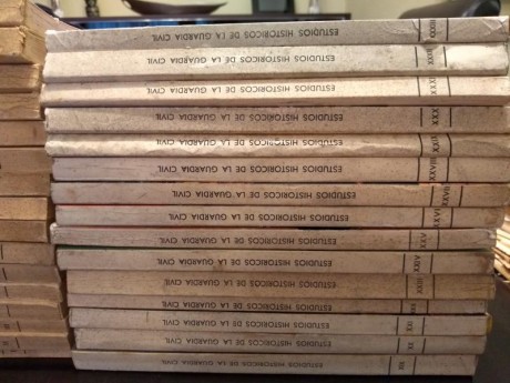 Colección de Revistas de Estudios Históricos de la Guardia Civil. Del nº1 al 33 (faltan nº14 y 15). En 01