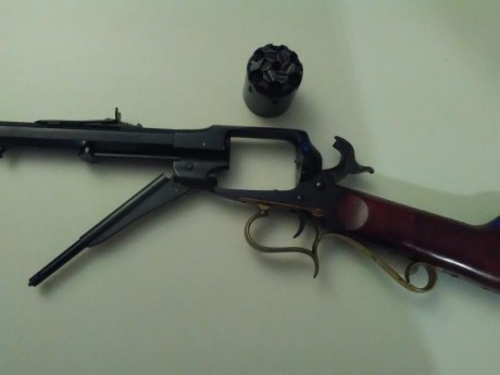 Buenos días,  un amigo me pide que le ponga a la venta un revolver carabina marca pietta de calibre .44, 02