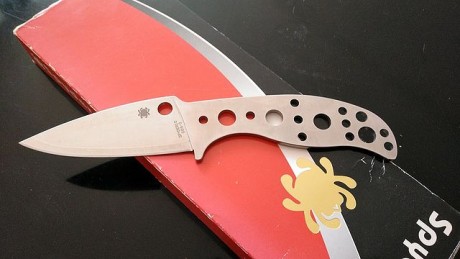 Pongo a la venta este cuchillo. 
Spyderco mule 09 descatalogado. Acero cobalt special San Mai. Me compre 02