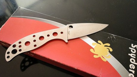 Pongo a la venta este cuchillo. 
Spyderco mule 09 descatalogado. Acero cobalt special San Mai. Me compre 00