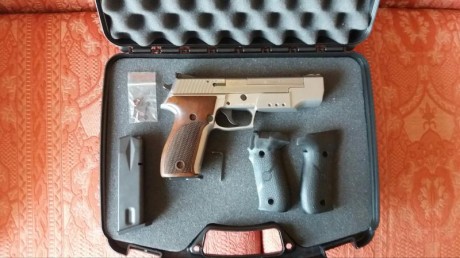 Buenas a todos.
Vendo una pistola deportiva Sig Sauer P 226 S
Es una magnífica arma de precisión toda 12