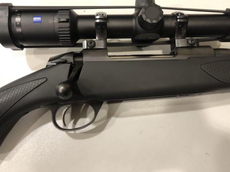 Vendo Sako 85 Sinthetic Black en calibre 270 con cañón fluteado, totalmente nuevo solo dos meses y 12 00