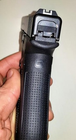 Vendo Glock 17 Gen 4.

Esta como nueva, tendrá unos 100 disparos. Nunca la he usado a excepción del dia 02