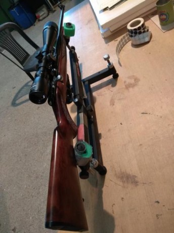 Pues eso un compañero del club vende su carabina TOZ del 22 LR en perfecto estado como se puede apreciar 11