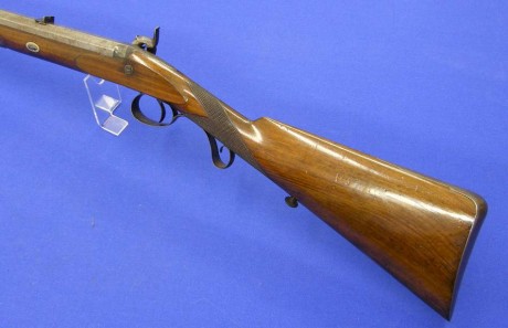 Voy a colocar unas fotos de un arma larga alemana de llave de mecha del siglo XVI. 112