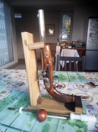 Vendo, por no usar, pistola  William Parcker of London Match , cal. 45, de Ardesa, seminueva. Tiene apenas 40
